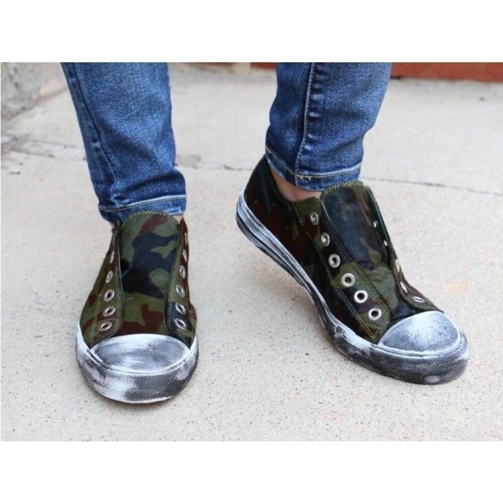 NAUGHTY MONKEY Vintage Distressed Shalomor Pony Hair Camo Sneakers Women's‎ 9.5